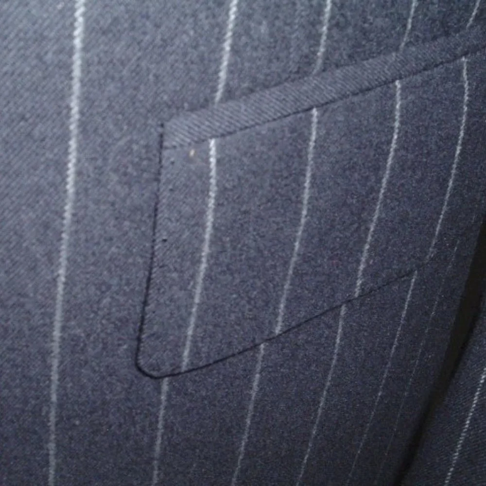 H. HUNTSMAN & SONS navy stripes 2 button blazer 42 Savile Row England vintage